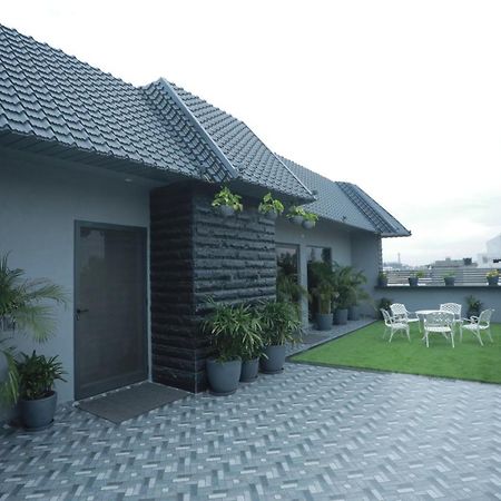Ovel Hotel Ludhiana Eksteriør billede