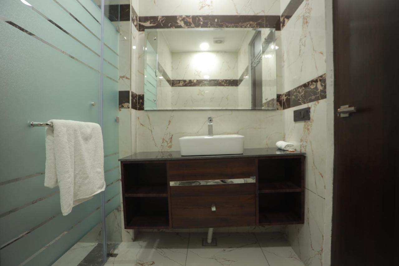 Ovel Hotel Ludhiana Eksteriør billede