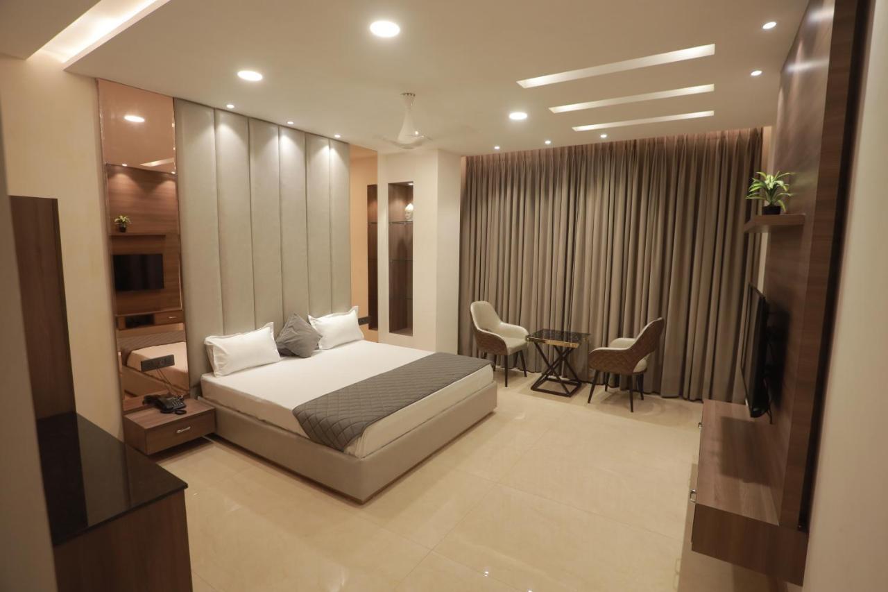 Ovel Hotel Ludhiana Eksteriør billede
