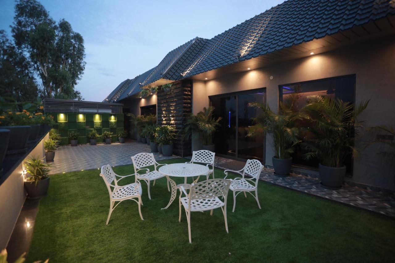 Ovel Hotel Ludhiana Eksteriør billede